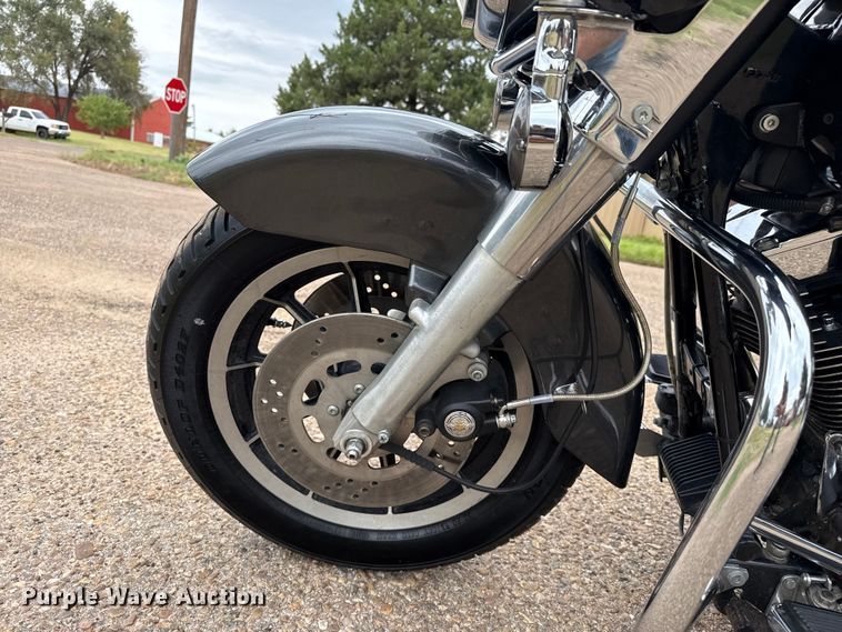 image for item FB6949 1999 Harley Davidson FLHTCI motorcycle