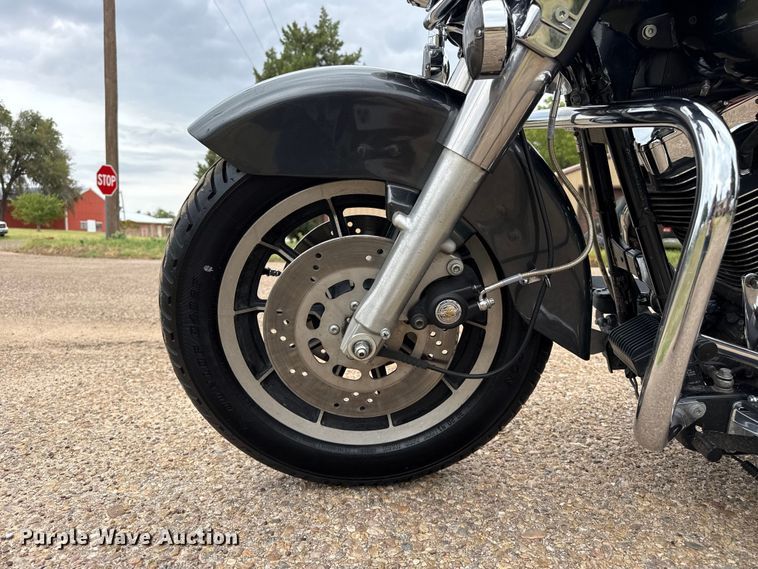image for item FB6949 1999 Harley Davidson FLHTCI motorcycle