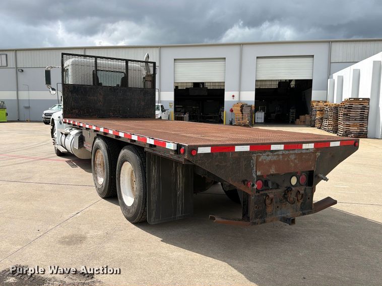 image for item FB8310 2003 International 9200i flatbed truck