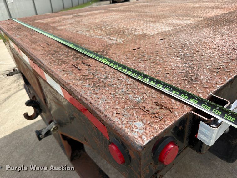 image for item FB8310 2003 International 9200i flatbed truck