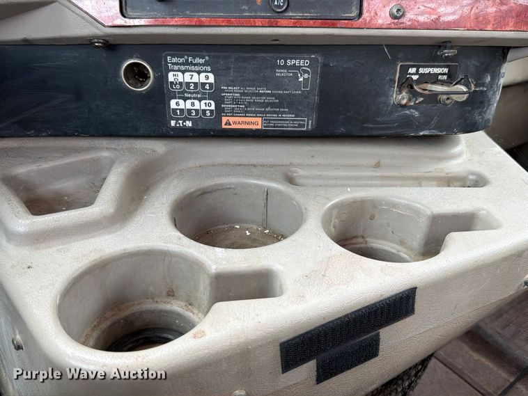 image for item FB8310 2003 International 9200i flatbed truck