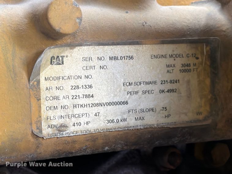 image for item FB8310 2003 International 9200i flatbed truck