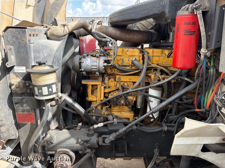 image for item FB8310 2003 International 9200i flatbed truck