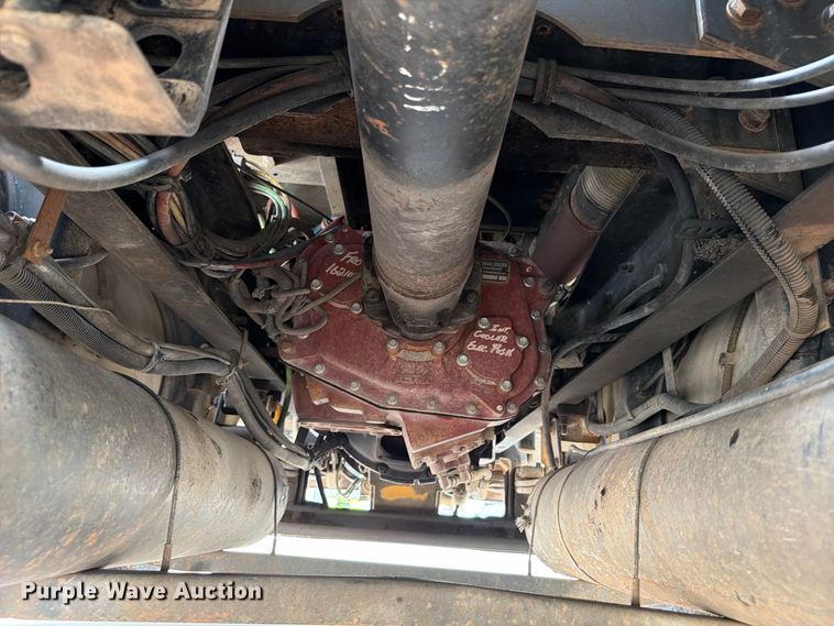 image for item FB8310 2003 International 9200i flatbed truck