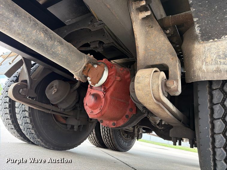 image for item FB8310 2003 International 9200i flatbed truck