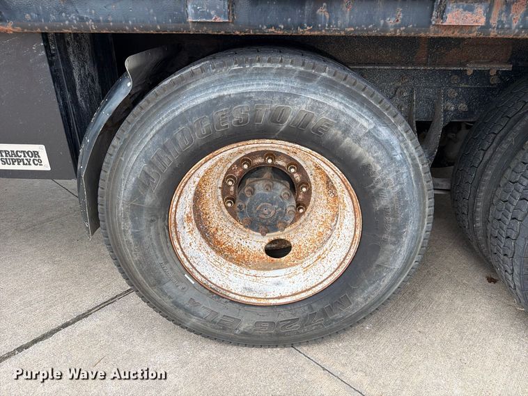 image for item FB8310 2003 International 9200i flatbed truck