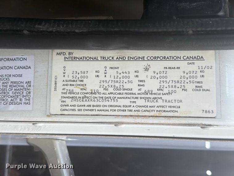 image for item FB8310 2003 International 9200i flatbed truck
