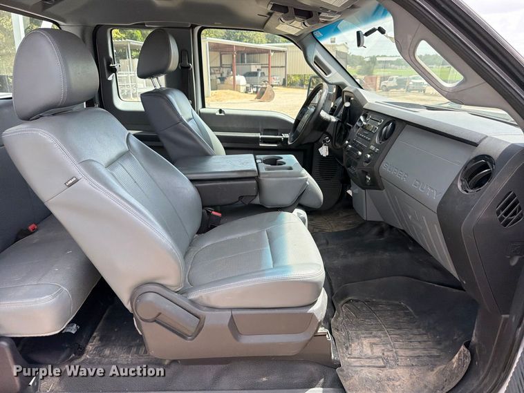 image for item FB8336 2014 Ford F250 Super Duty Ext. Cab utility bed pickup truck