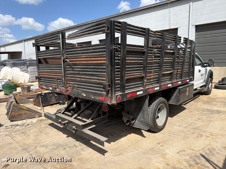 image for item FB8337 2017 Ford F550 Super Duty dump flatbed truck