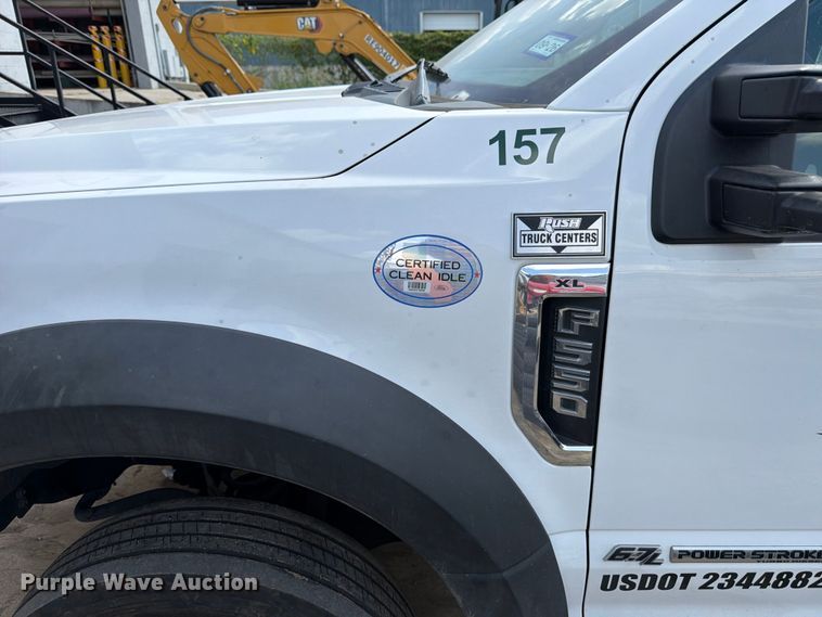 image for item FB8337 2017 Ford F550 Super Duty dump flatbed truck