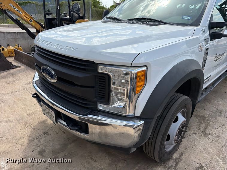 image for item FB8337 2017 Ford F550 Super Duty dump flatbed truck