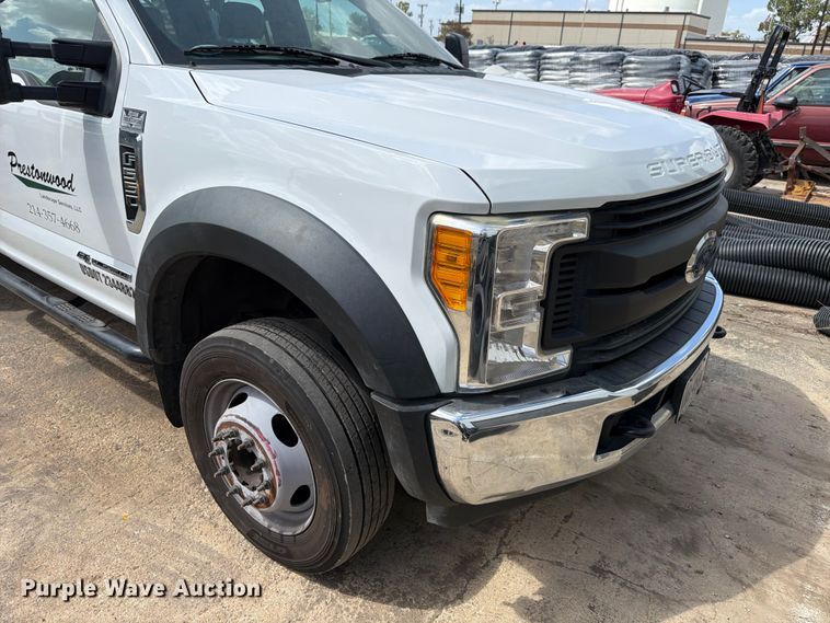 image for item FB8337 2017 Ford F550 Super Duty dump flatbed truck