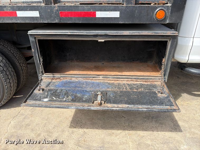 image for item FB8337 2017 Ford F550 Super Duty dump flatbed truck