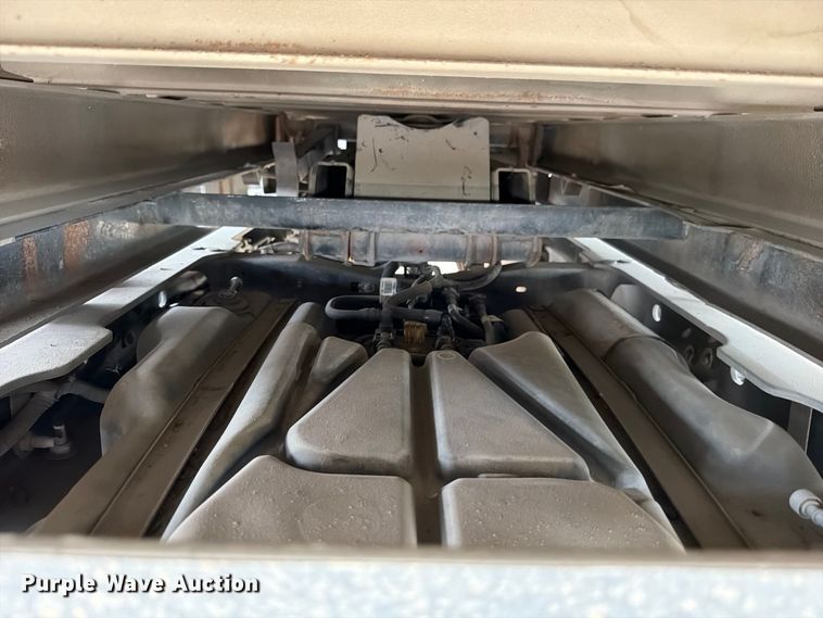 image for item FB8337 2017 Ford F550 Super Duty dump flatbed truck