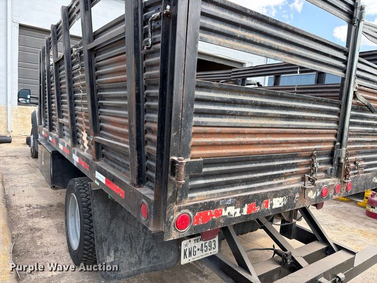 image for item FB8337 2017 Ford F550 Super Duty dump flatbed truck