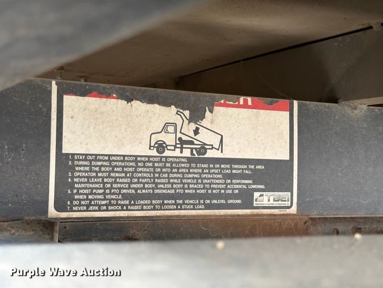 image for item FB8337 2017 Ford F550 Super Duty dump flatbed truck