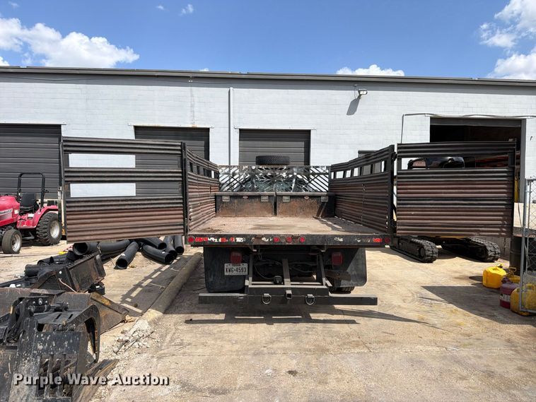 image for item FB8337 2017 Ford F550 Super Duty dump flatbed truck