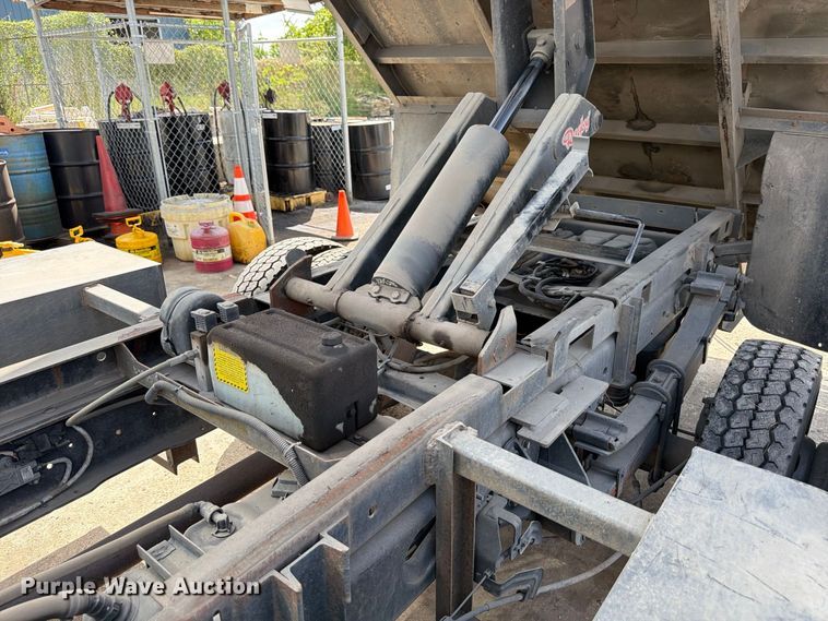 image for item FB8337 2017 Ford F550 Super Duty dump flatbed truck