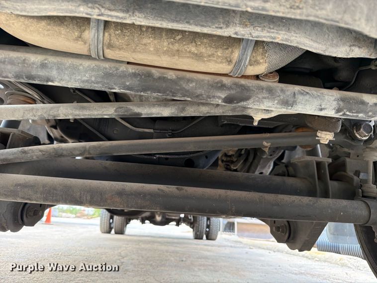 image for item FB8337 2017 Ford F550 Super Duty dump flatbed truck