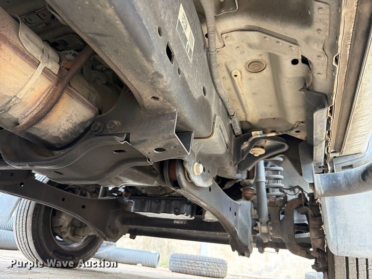 image for item FB8337 2017 Ford F550 Super Duty dump flatbed truck