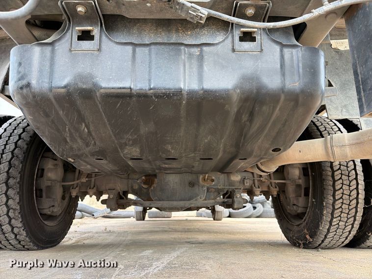 image for item FB8337 2017 Ford F550 Super Duty dump flatbed truck