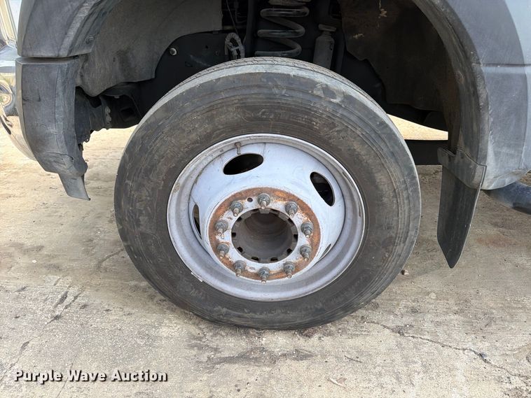 image for item FB8337 2017 Ford F550 Super Duty dump flatbed truck