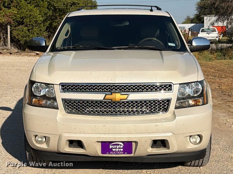 image for item FB8338 2013 Chevrolet Suburban SUV