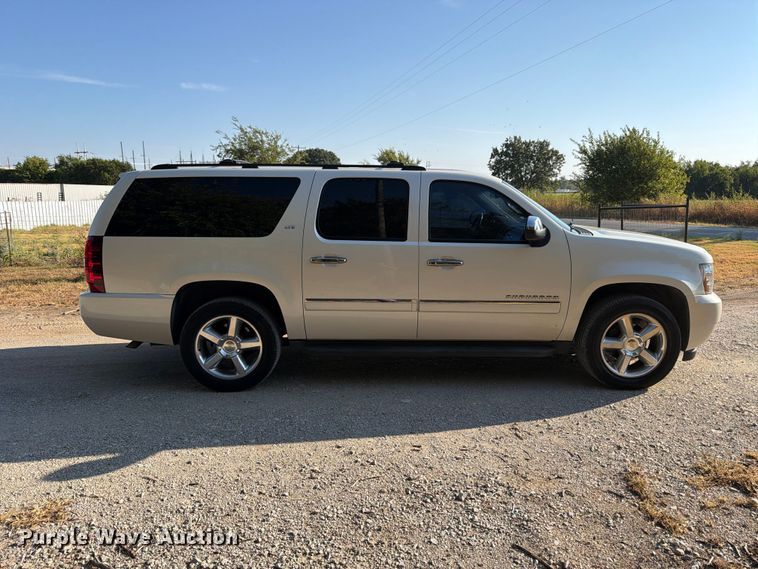 image for item FB8338 2013 Chevrolet Suburban SUV