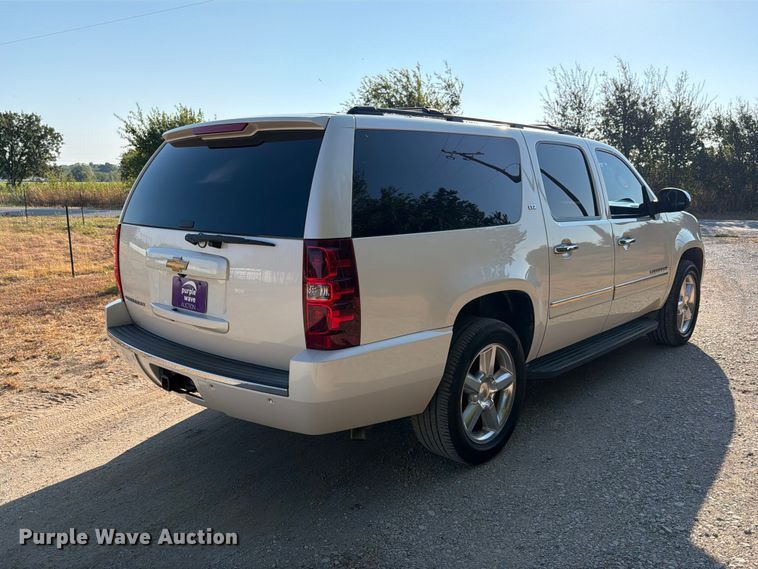 image for item FB8338 2013 Chevrolet Suburban SUV