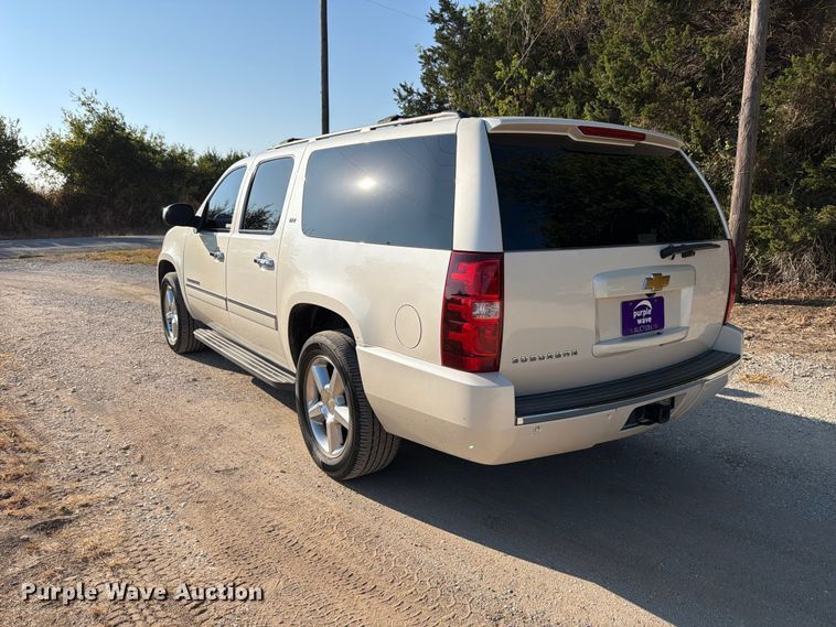 image for item FB8338 2013 Chevrolet Suburban SUV