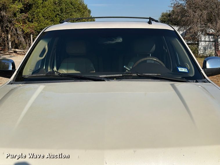 image for item FB8338 2013 Chevrolet Suburban SUV