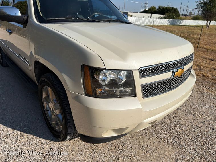 image for item FB8338 2013 Chevrolet Suburban SUV