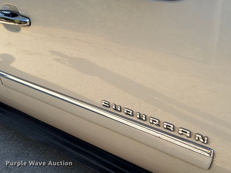 image for item FB8338 2013 Chevrolet Suburban SUV