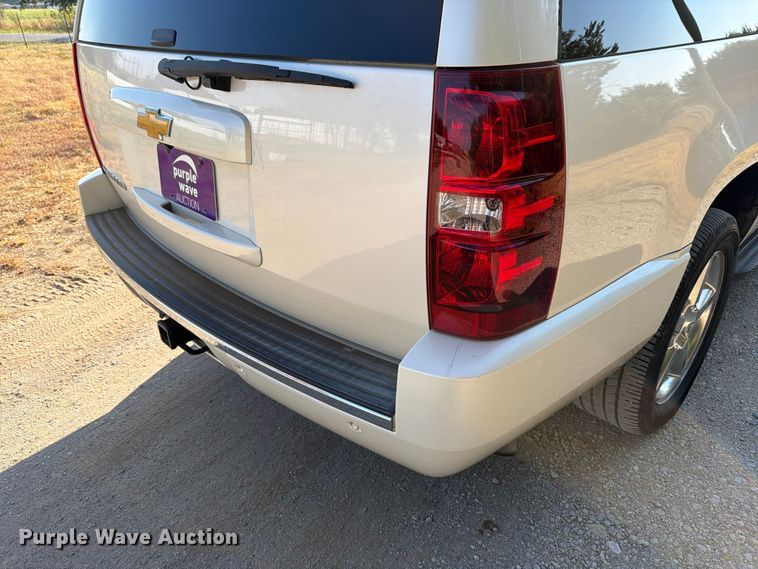 image for item FB8338 2013 Chevrolet Suburban SUV