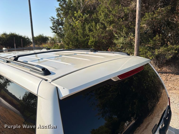 image for item FB8338 2013 Chevrolet Suburban SUV