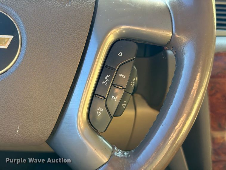 image for item FB8338 2013 Chevrolet Suburban SUV