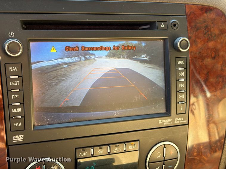 image for item FB8338 2013 Chevrolet Suburban SUV