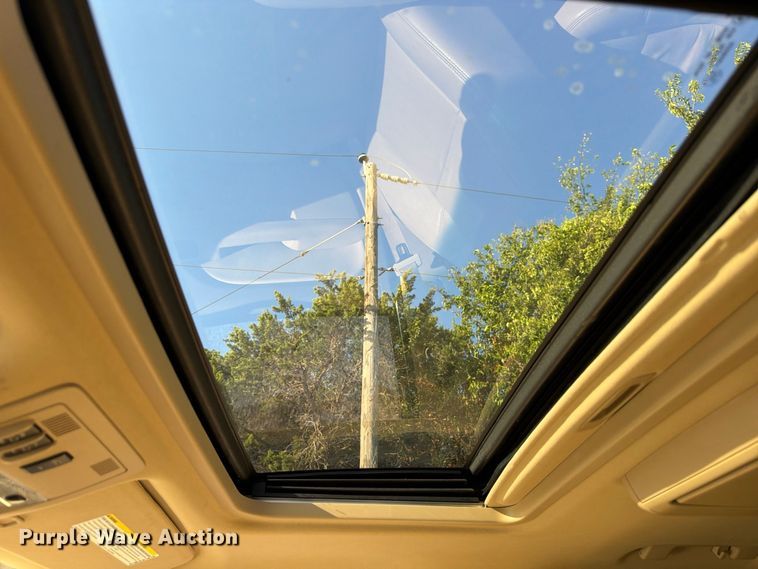 image for item FB8338 2013 Chevrolet Suburban SUV