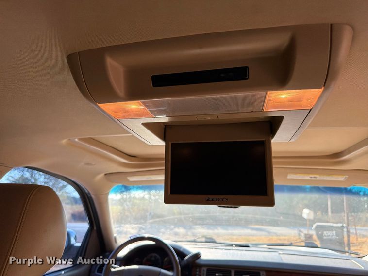 image for item FB8338 2013 Chevrolet Suburban SUV