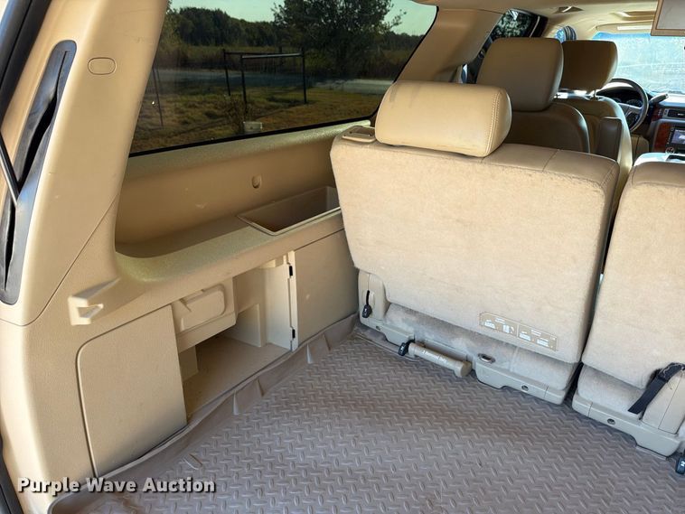image for item FB8338 2013 Chevrolet Suburban SUV