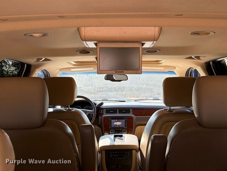 image for item FB8338 2013 Chevrolet Suburban SUV