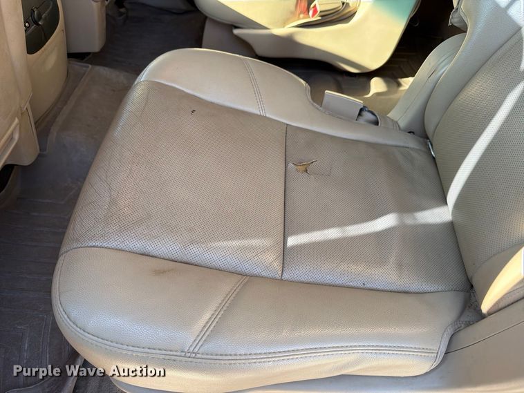 image for item FB8338 2013 Chevrolet Suburban SUV