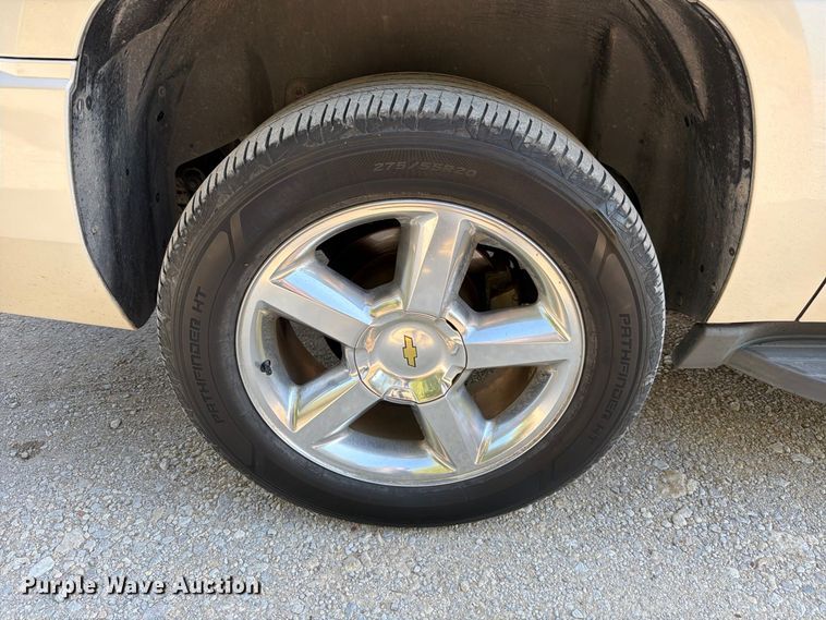 image for item FB8338 2013 Chevrolet Suburban SUV