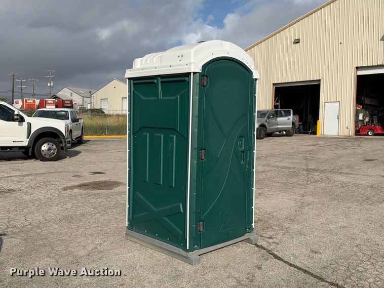 image for item FB8347 Portable shower