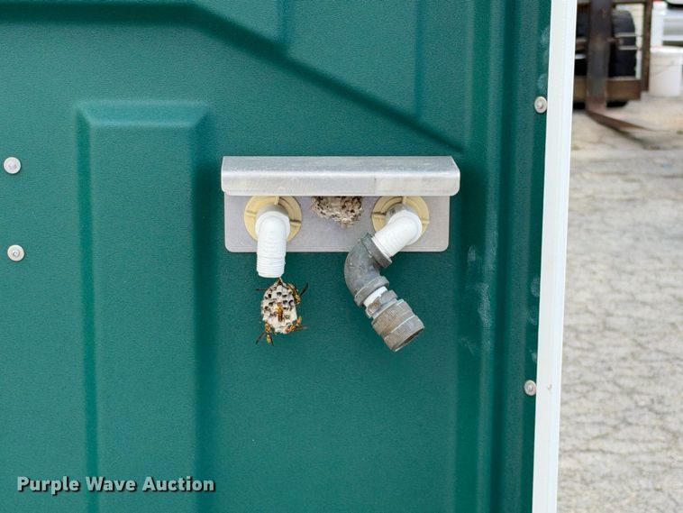 image for item FB8347 Portable shower