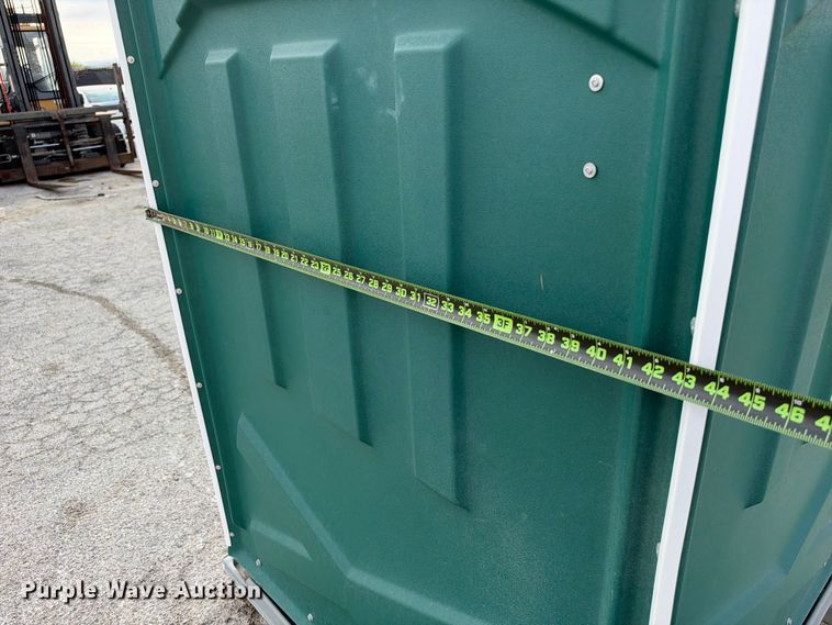 image for item FB8347 Portable shower