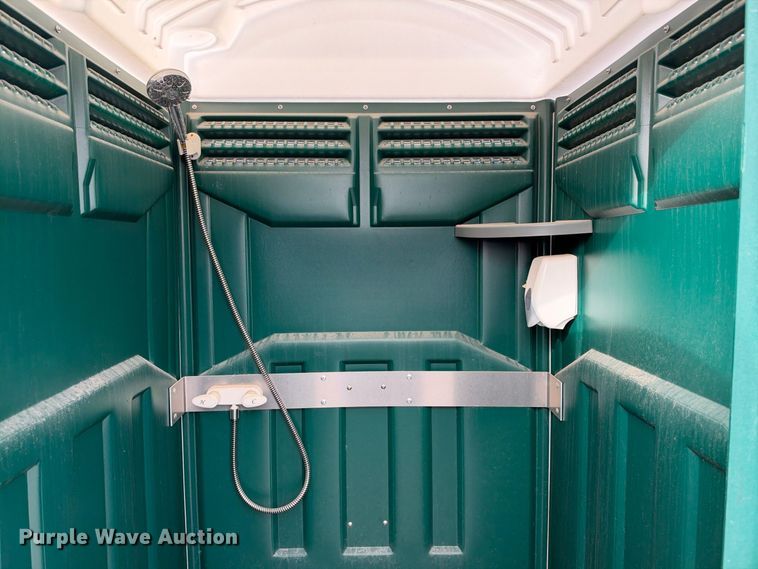 image for item FB8347 Portable shower