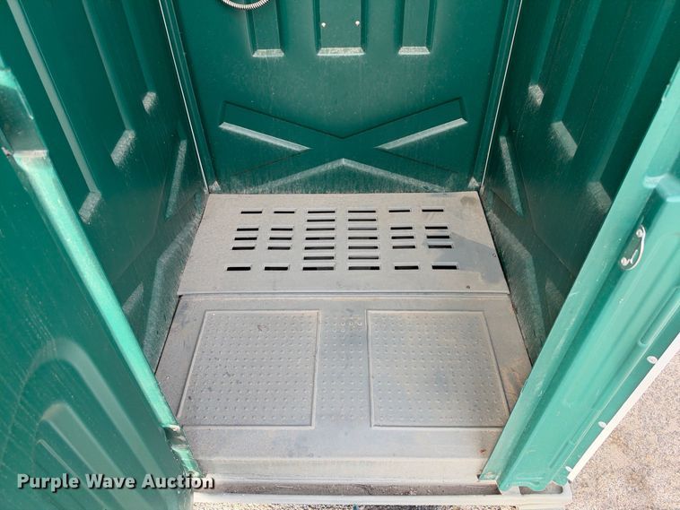 image for item FB8347 Portable shower