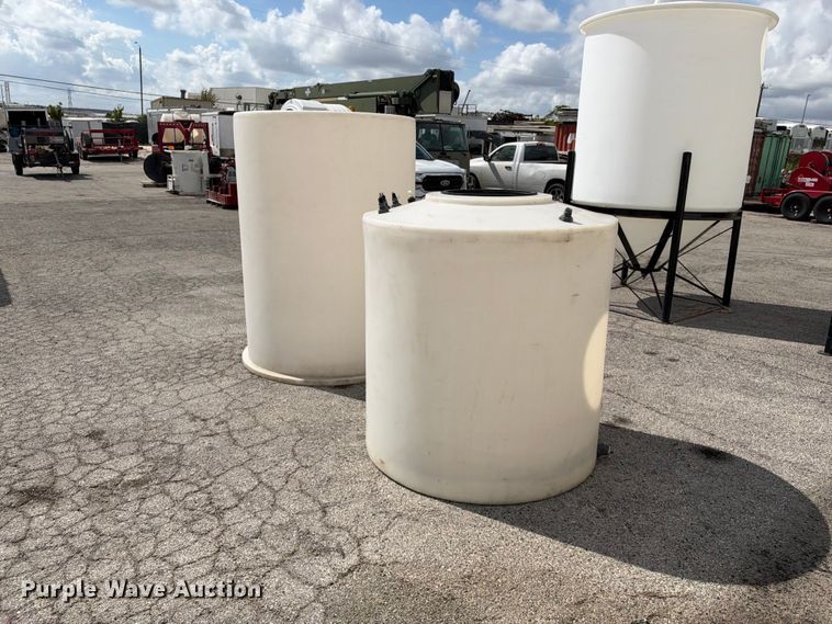 image for item FB8354 (2) poly tanks