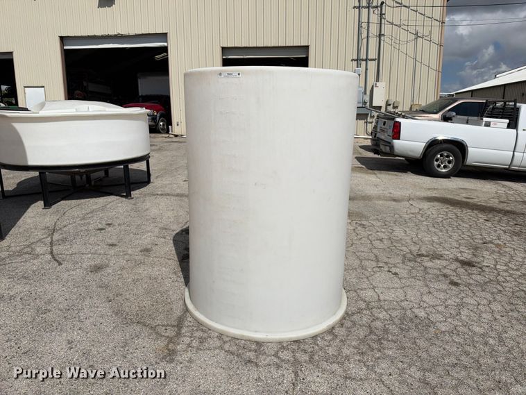 image for item FB8354 (2) poly tanks